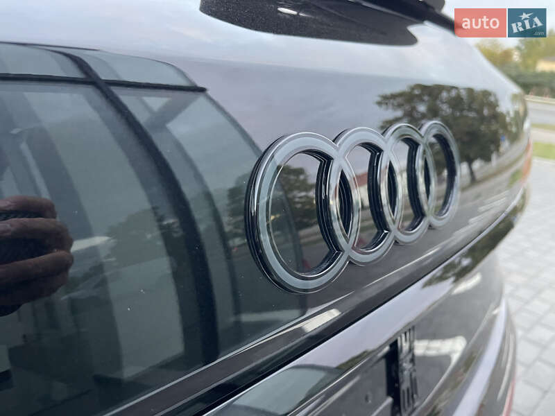 Позашляховик / Кросовер Audi Q7 2024 в Ужгороді
