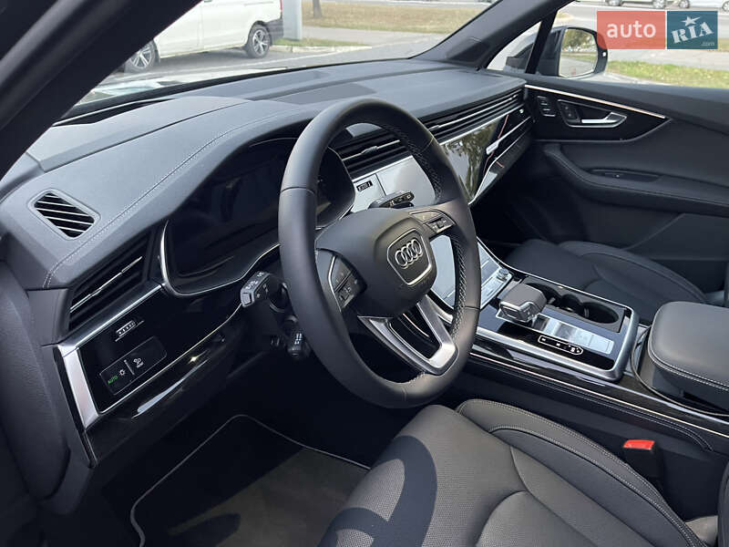 Позашляховик / Кросовер Audi Q7 2024 в Ужгороді