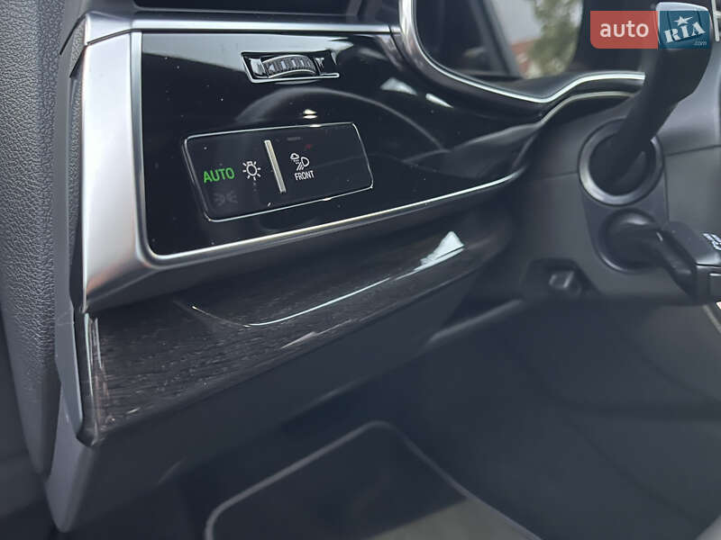 Позашляховик / Кросовер Audi Q7 2024 в Ужгороді