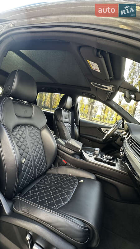 Позашляховик / Кросовер Audi Q7 2017 в Києві фото 18 Позашляховик / Кросовер Audi Q7 2017 в Києві