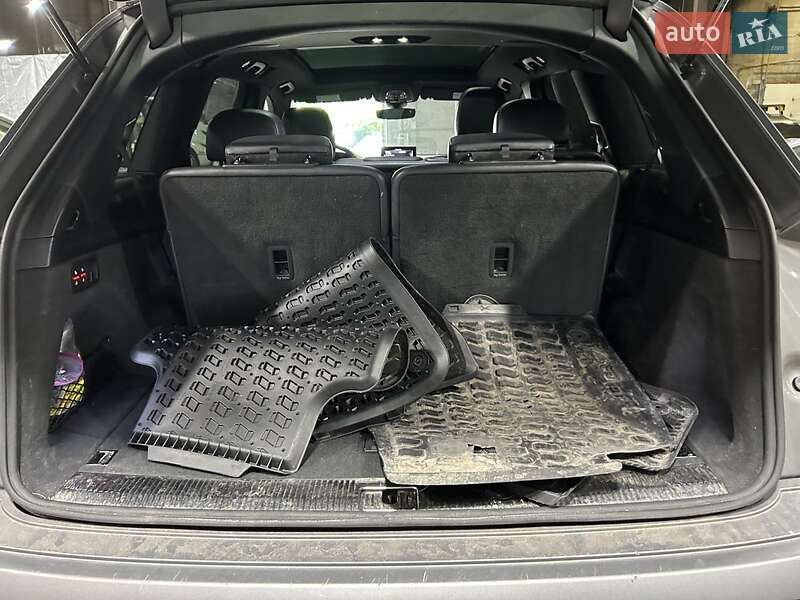 Внедорожник / Кроссовер Audi Q7 2017 в Киеве