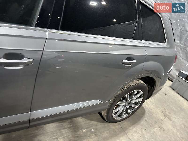 Внедорожник / Кроссовер Audi Q7 2017 в Киеве