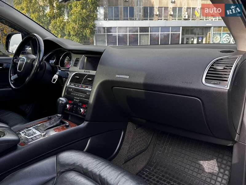 Позашляховик / Кросовер Audi Q7 2007 в Дніпрі фото 12 Позашляховик / Кросовер Audi Q7 2007 в Дніпрі