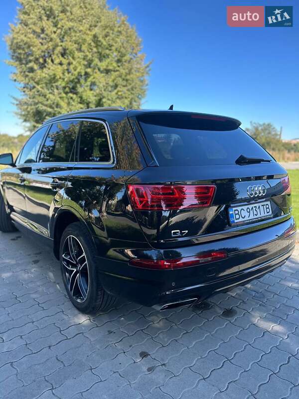 Внедорожник / Кроссовер Audi Q7 2017 в Львове