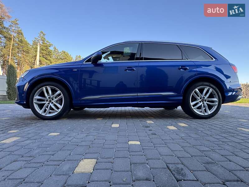Внедорожник / Кроссовер Audi Q7 2021 в Киеве