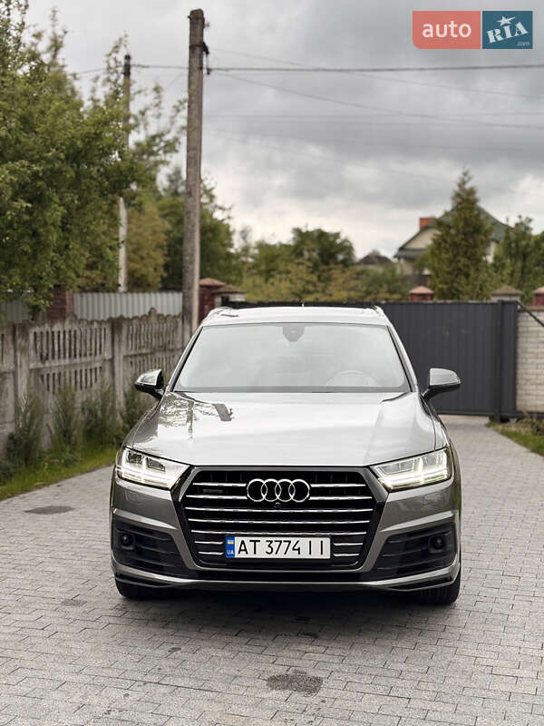 Внедорожник / Кроссовер Audi Q7 2017 в Богородчанах