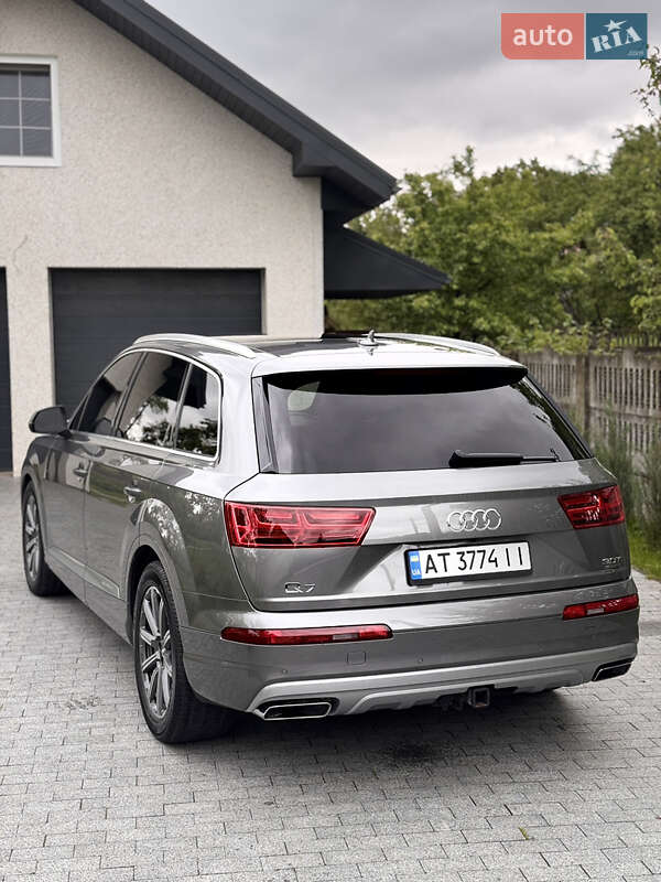Внедорожник / Кроссовер Audi Q7 2017 в Богородчанах
