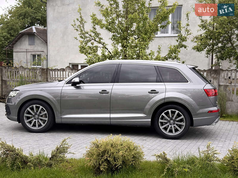 Внедорожник / Кроссовер Audi Q7 2017 в Богородчанах