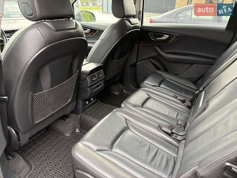 Позашляховик / Кросовер Audi Q7 2018 в Луцьку
