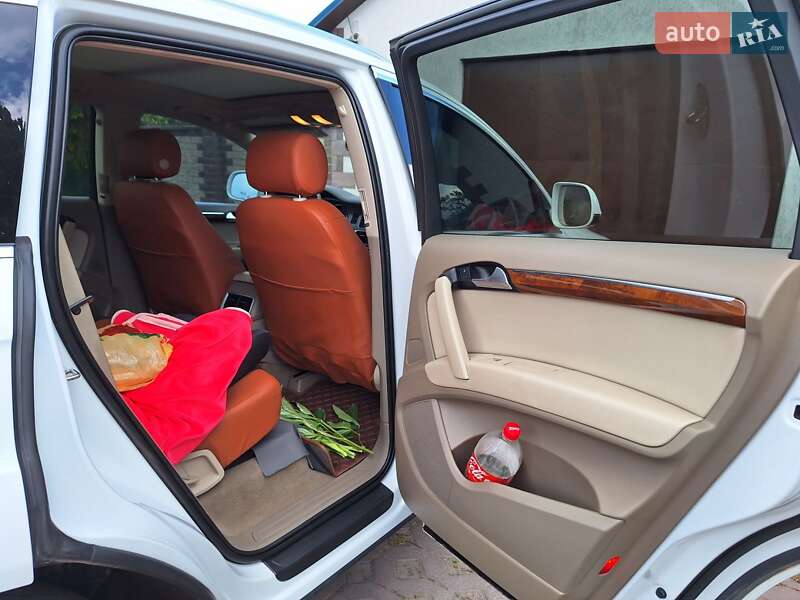 Внедорожник / Кроссовер Audi Q7 2015 в Липовой Долине