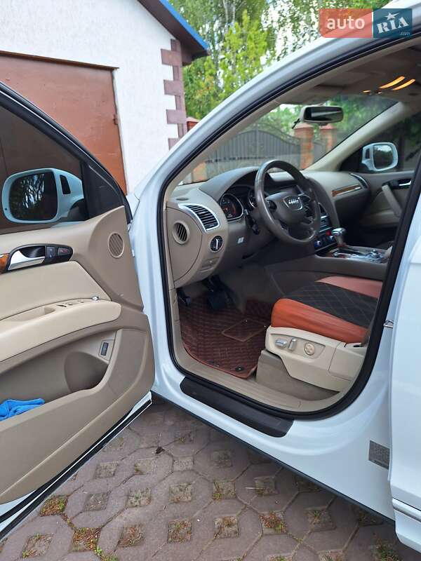 Внедорожник / Кроссовер Audi Q7 2015 в Липовой Долине