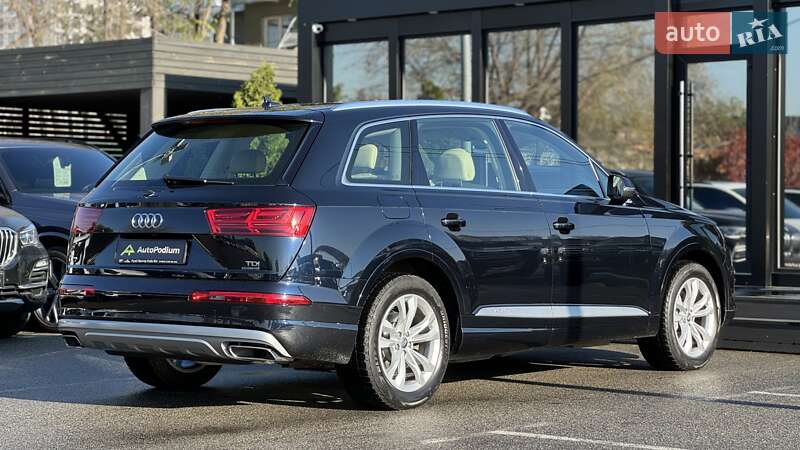 Позашляховик / Кросовер Audi Q7 2016 в Києві