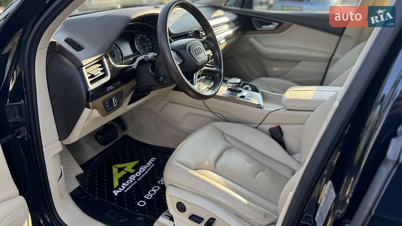 Позашляховик / Кросовер Audi Q7 2016 в Києві