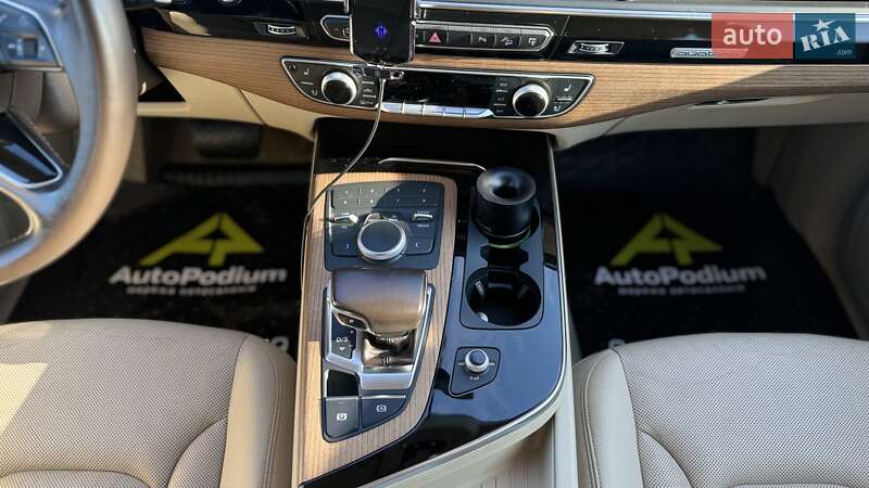 Позашляховик / Кросовер Audi Q7 2016 в Києві