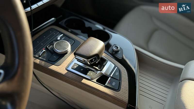 Позашляховик / Кросовер Audi Q7 2016 в Києві