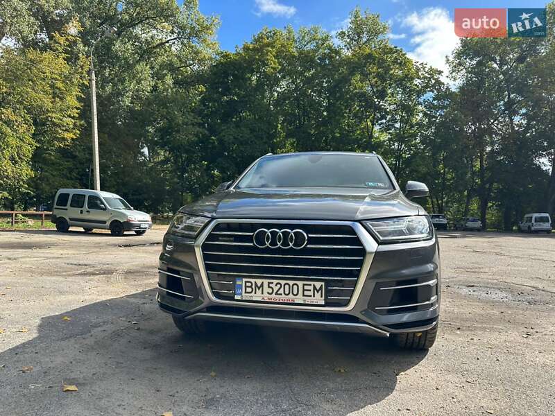 Позашляховик / Кросовер Audi Q7 2018 в Сумах