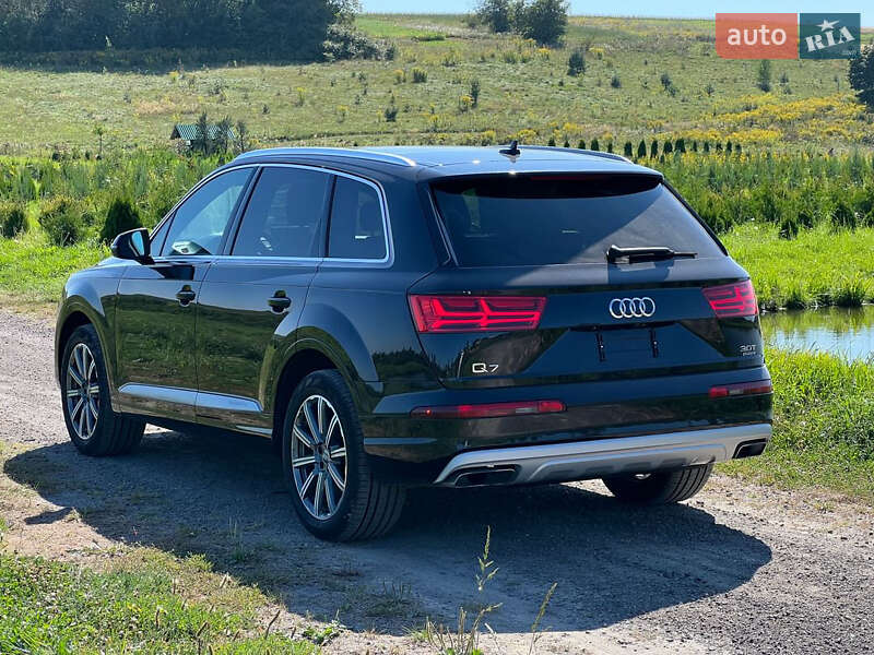 Позашляховик / Кросовер Audi Q7 2017 в Києві