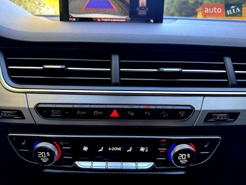 Внедорожник / Кроссовер Audi Q7 2017 в Хмельницком