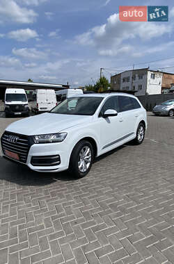 Позашляховик / Кросовер Audi Q7 2017 в Рівному