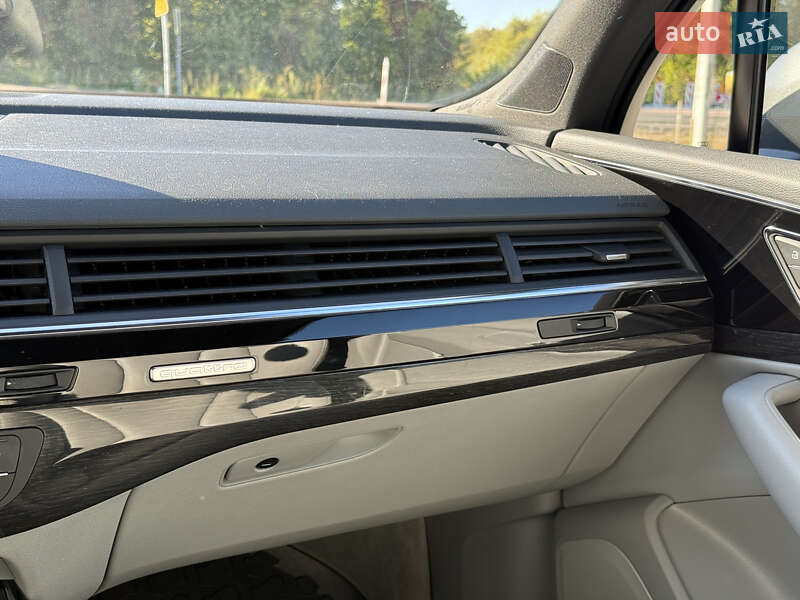 Внедорожник / Кроссовер Audi Q7 2018 в Львове фото 29 Внедорожник / Кроссовер Audi Q7 2018 в Львове