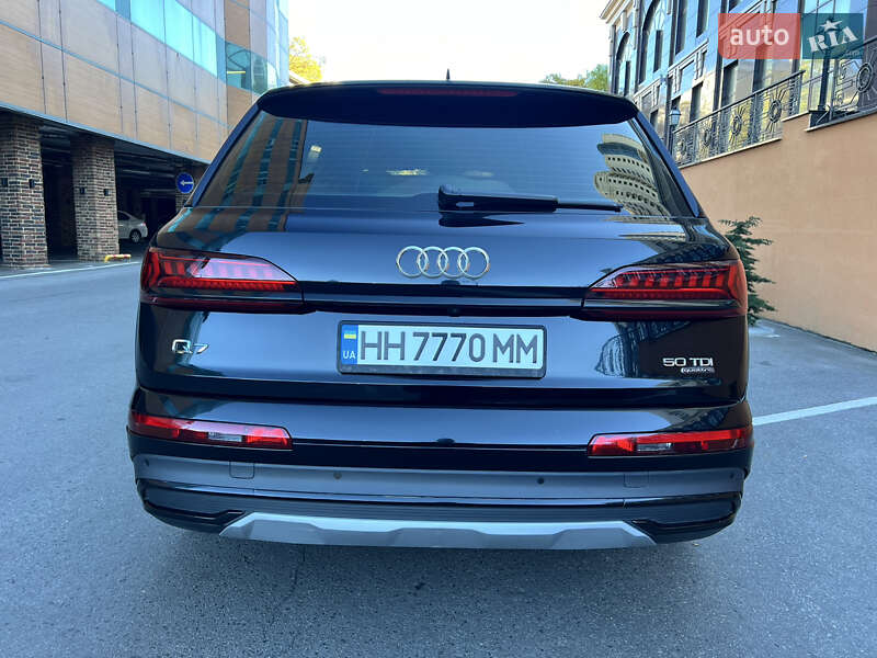 Позашляховик / Кросовер Audi Q7 2020 в Благовіщенську