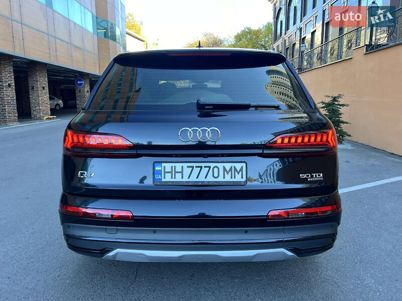 Позашляховик / Кросовер Audi Q7 2020 в Благовіщенську