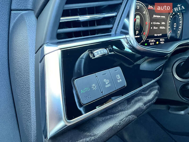 Позашляховик / Кросовер Audi Q7 2020 в Благовіщенську