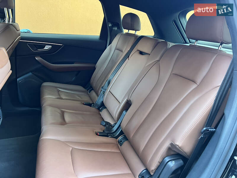 Позашляховик / Кросовер Audi Q7 2020 в Благовіщенську