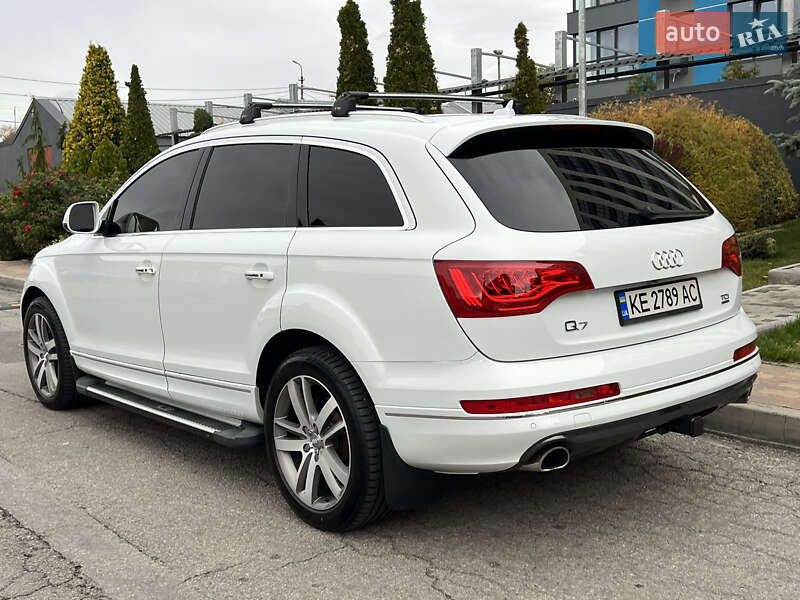Позашляховик / Кросовер Audi Q7 2012 в Дніпрі