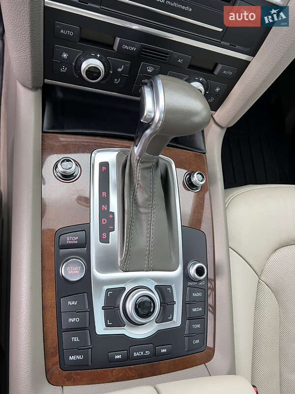 Позашляховик / Кросовер Audi Q7 2012 в Дніпрі