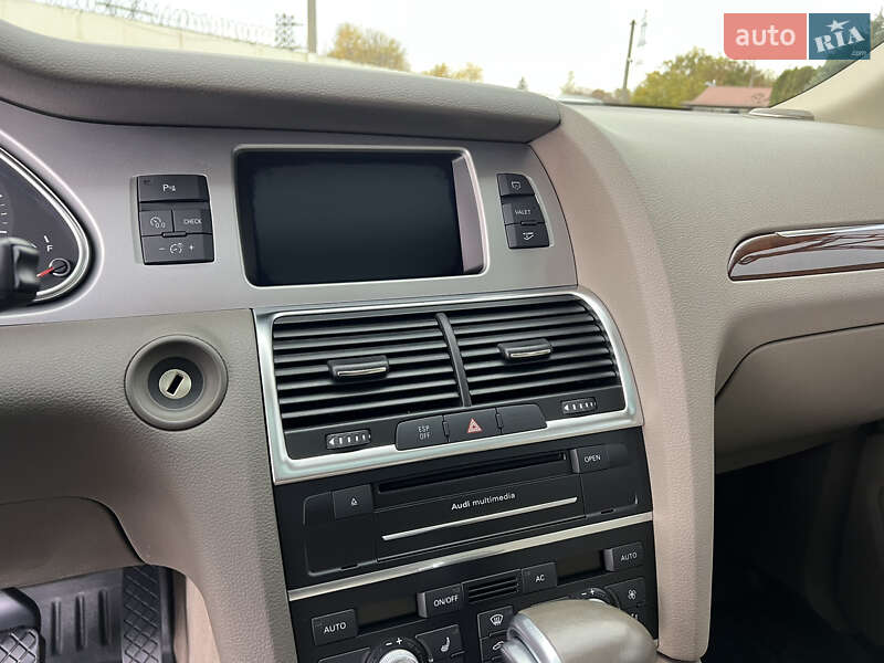 Позашляховик / Кросовер Audi Q7 2012 в Дніпрі