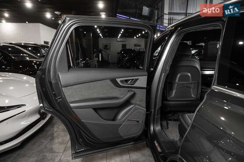 Позашляховик / Кросовер Audi Q7 2015 в Одесі фото 40 Позашляховик / Кросовер Audi Q7 2015 в Одесі