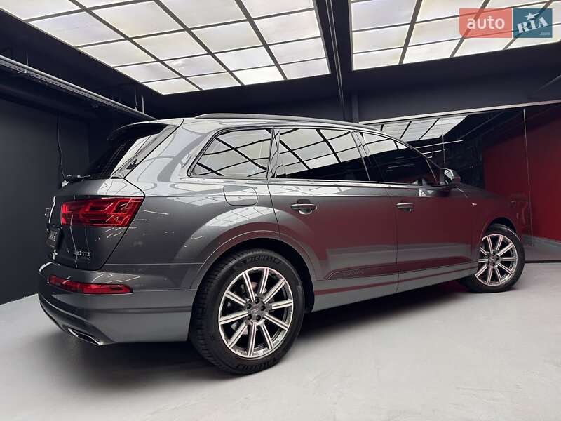 Позашляховик / Кросовер Audi Q7 2019 в Києві