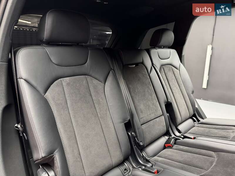 Позашляховик / Кросовер Audi Q7 2019 в Києві