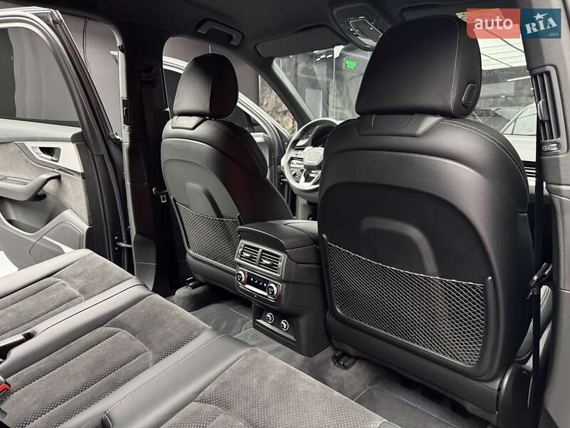 Позашляховик / Кросовер Audi Q7 2019 в Києві