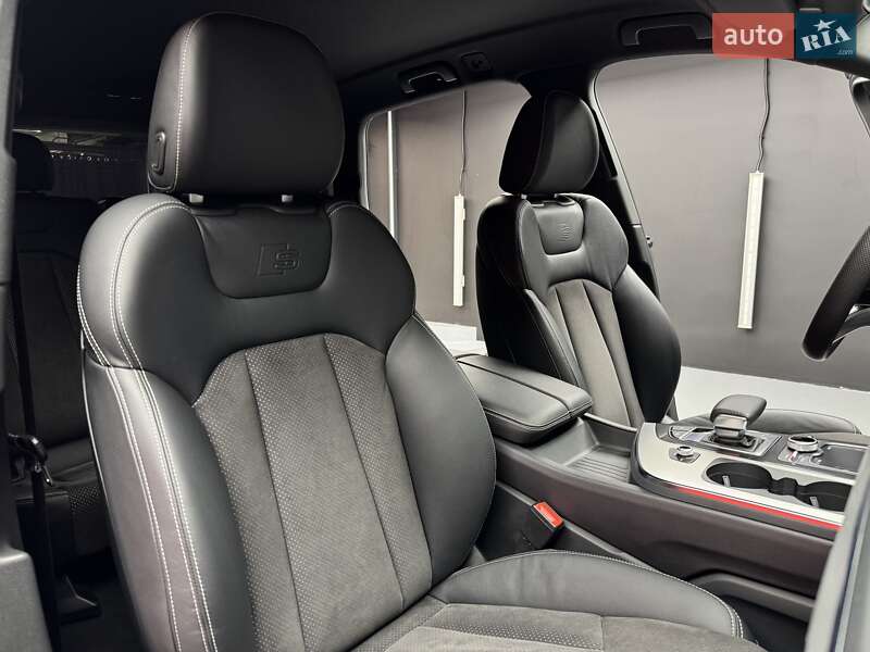 Позашляховик / Кросовер Audi Q7 2019 в Києві