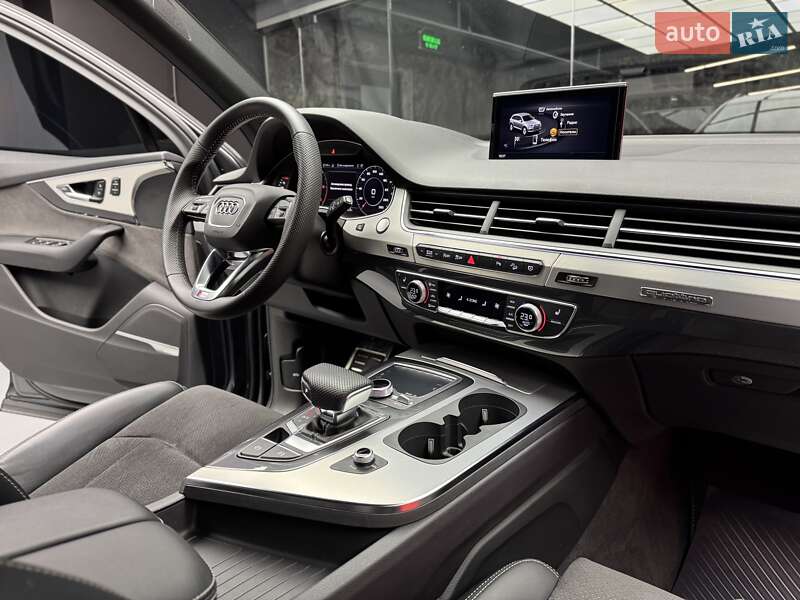 Позашляховик / Кросовер Audi Q7 2019 в Києві