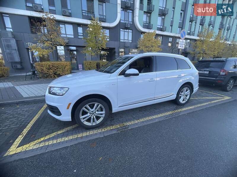 Позашляховик / Кросовер Audi Q7 2017 в Києві