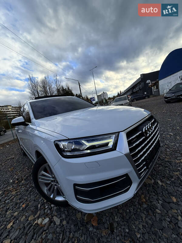 Позашляховик / Кросовер Audi Q7 2018 в Трускавці