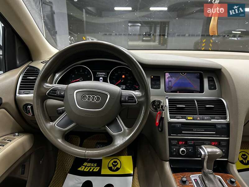 Позашляховик / Кросовер Audi Q7 2013 в Чернівцях