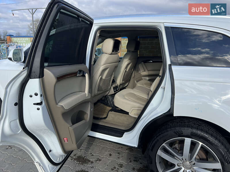 Позашляховик / Кросовер Audi Q7 2011 в Луцьку