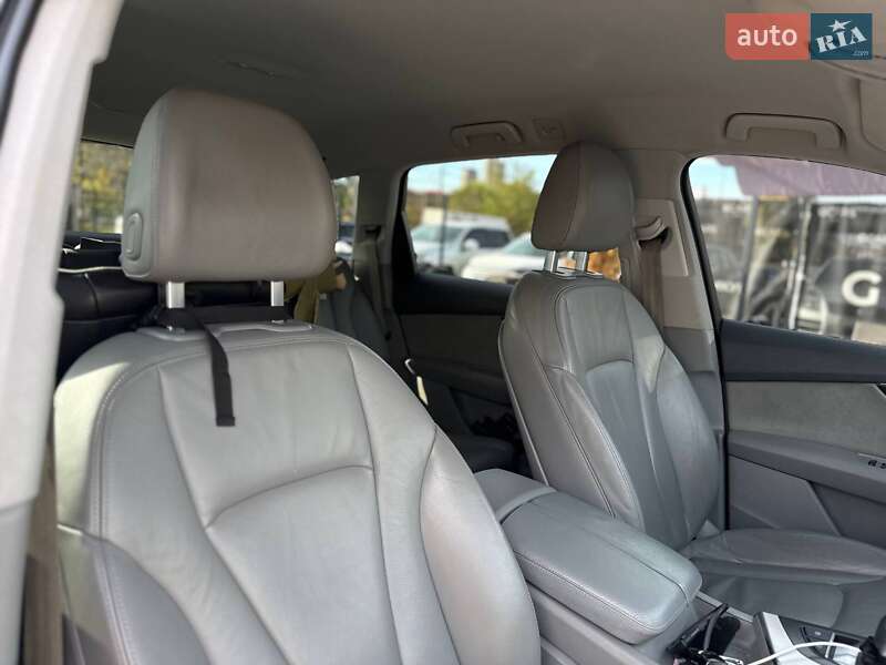 Внедорожник / Кроссовер Audi Q7 2016 в Киеве