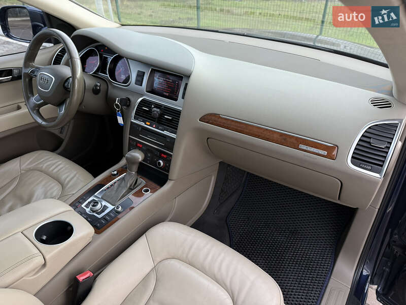 Позашляховик / Кросовер Audi Q7 2013 в Києві