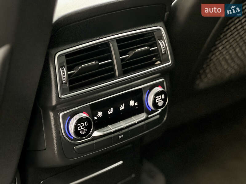 Внедорожник / Кроссовер Audi Q7 2016 в Ровно