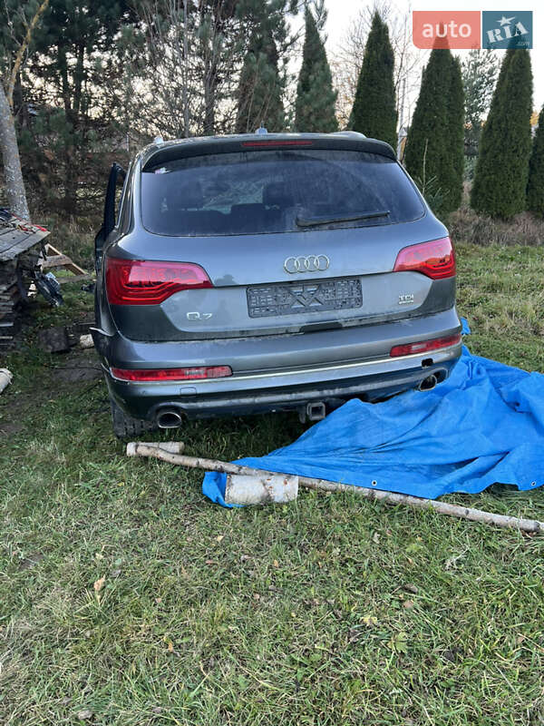Позашляховик / Кросовер Audi Q7 2014 в Сколе