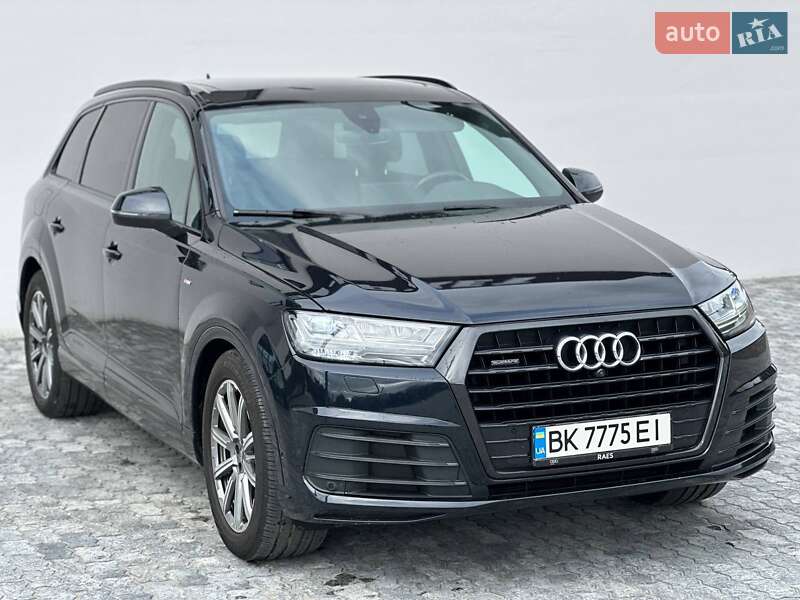 Внедорожник / Кроссовер Audi Q7 2017 в Ровно