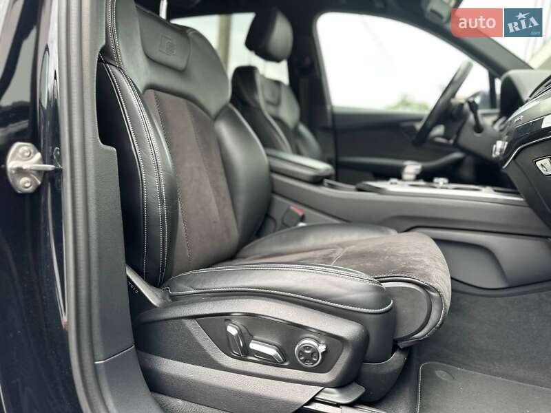Внедорожник / Кроссовер Audi Q7 2017 в Ровно