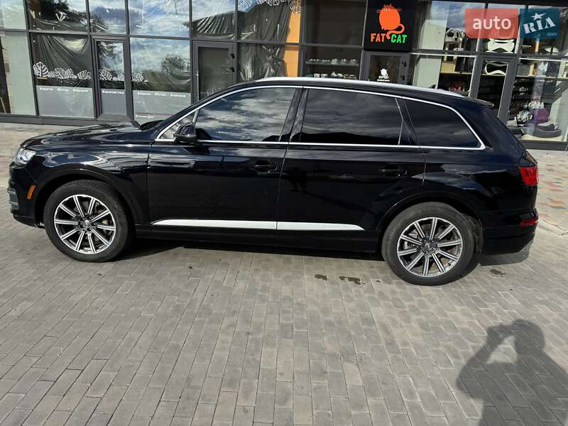 Внедорожник / Кроссовер Audi Q7 2017 в Сарнах
