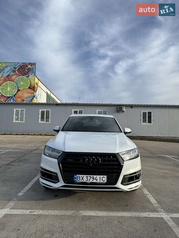 Позашляховик / Кросовер Audi Q7 2018 в Києві фото 10 Позашляховик / Кросовер Audi Q7 2018 в Києві