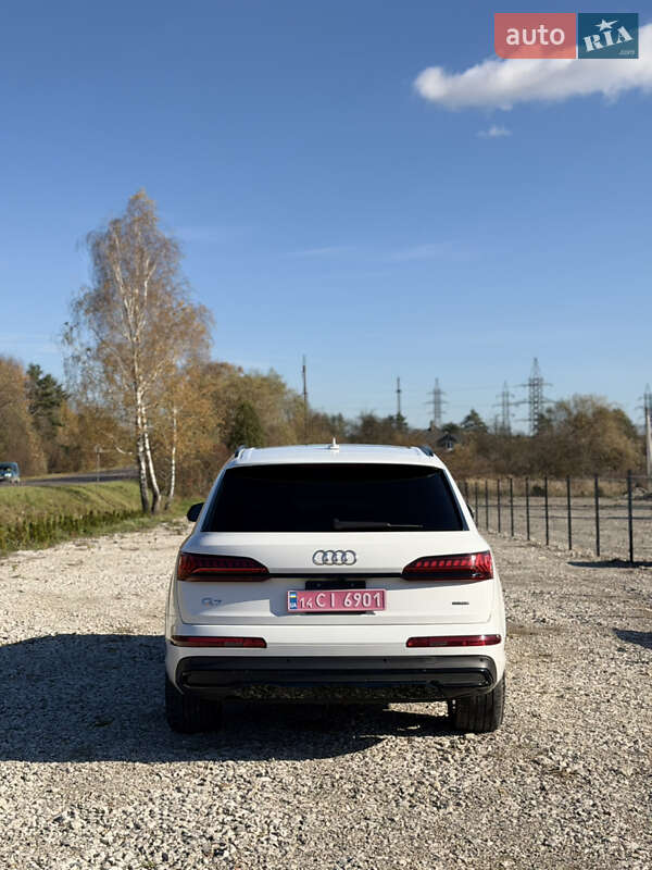 Позашляховик / Кросовер Audi Q7 2020 в Новояворівську